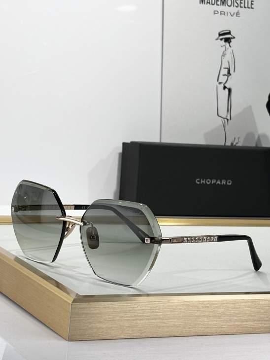Picture of Chopard Sunglasses _SKUfw70786918fw
